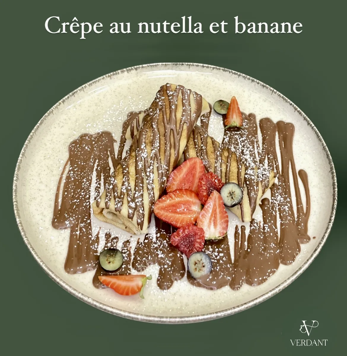 Intérieur lumineux du café Verdant Nice